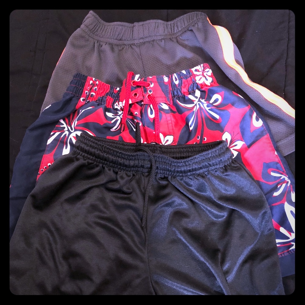 3pairs boys size 4 shorts.